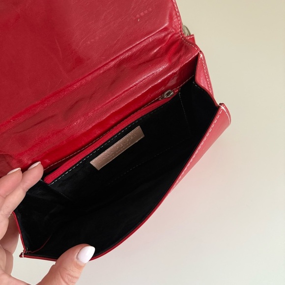 Jana Feifer Red Leather Y2K Chain Shoulder Bag – Minimalist Chic Purse - Picture 4 of 9